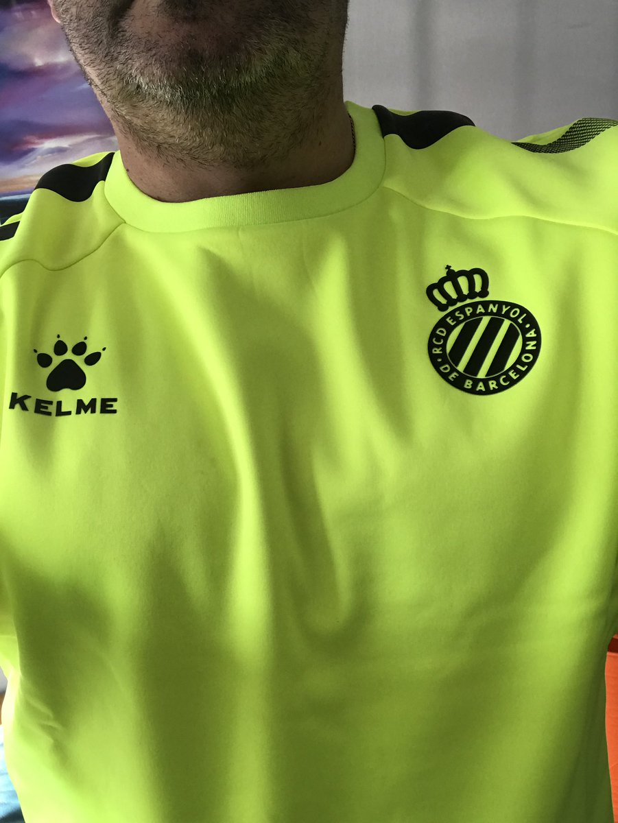 McIntoshRosco's tweet photo. @The_Kitsman @Kelmesports @KelmeUk Nice one! First found out about them on a shopping trip in Marbella. Was boots at the time, I remember were super soft. Anyway lovely shirts, my most recent additions #KELMEWeek 🐾 https://t.co/huFVguaEBZ