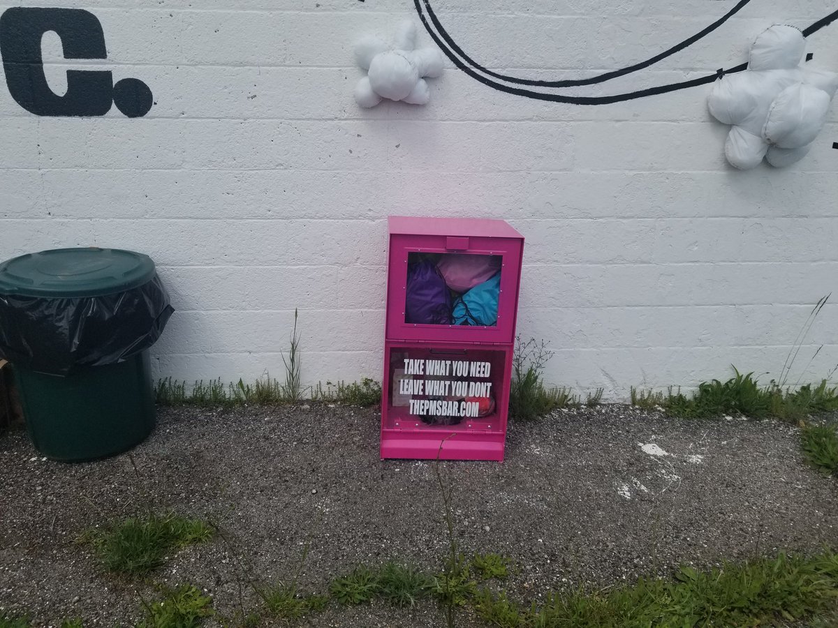 thewombshaman's tweet photo. Finally got the Pantry to the Detroit Community Fridge!! Its looks so cute out there. I almost cried seeing it all come to completion. Thank you to everyone who helped and supported. Hopefully there will be more pantries to come 🥰🙏🏾 https://t.co/k9tw9V4AbH