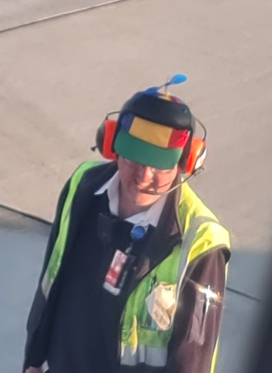 mark_coad's tweet photo. Pretty cool cap on the @Qantas ground crew this morning! https://t.co/jKxwNWv9U4