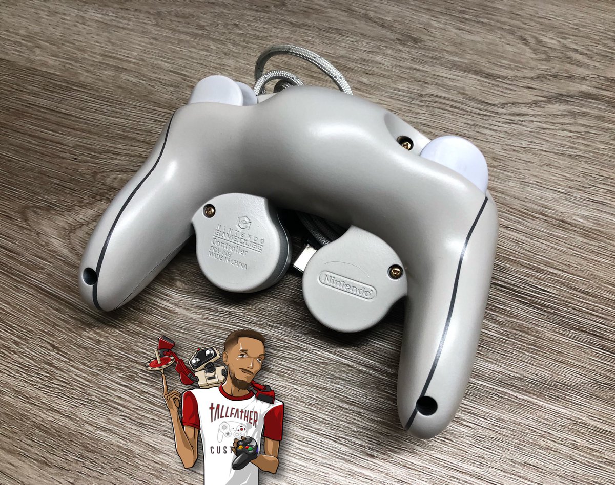 tallfatherC's tweet photo. 🤪🚨GIVEAWAY🚨🤪
Gameboy Gamecube controller
Like and RT to enter
Ends 6/5/21

No reset snapback mod, Stickbox lube, &amp; T8 torx screws by @MickGCC 
Reflective grey paracord by @RetroJimbo10 
Inspiration and resin AB by @Gonzo_Mod https://t.co/c4MxH3p72K