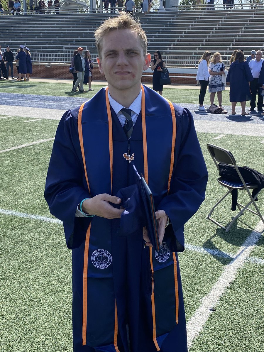 ron_veldman's tweet photo. Congratulations Jason on your graduation from Hope College!  Enjoy  the next chapter on your journey! https://t.co/9LbtO3ciDk