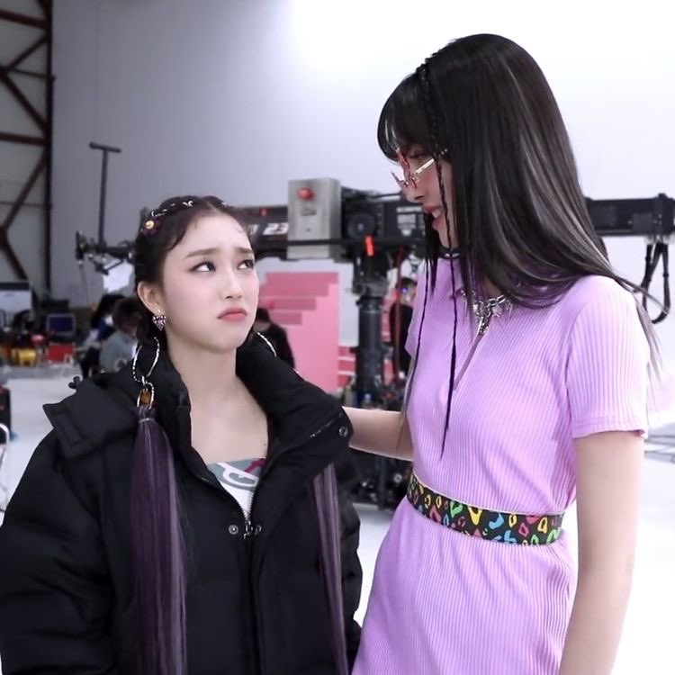 jayoonthinker's tweet image. their height difference 😭😭