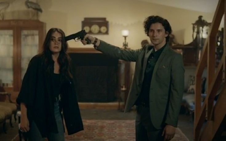 Mesele sevmek değil aslında güzel sevmek ; Ramo ve Taner ikisi de sibeli sevdi ve şu pozisyonda ikisi de sibelin ona ihanet ettiğini düşünüyor ama biri sibeli öldürmeye hazırken diğeri onun için ölmeye de öldürmeye de hazır ...