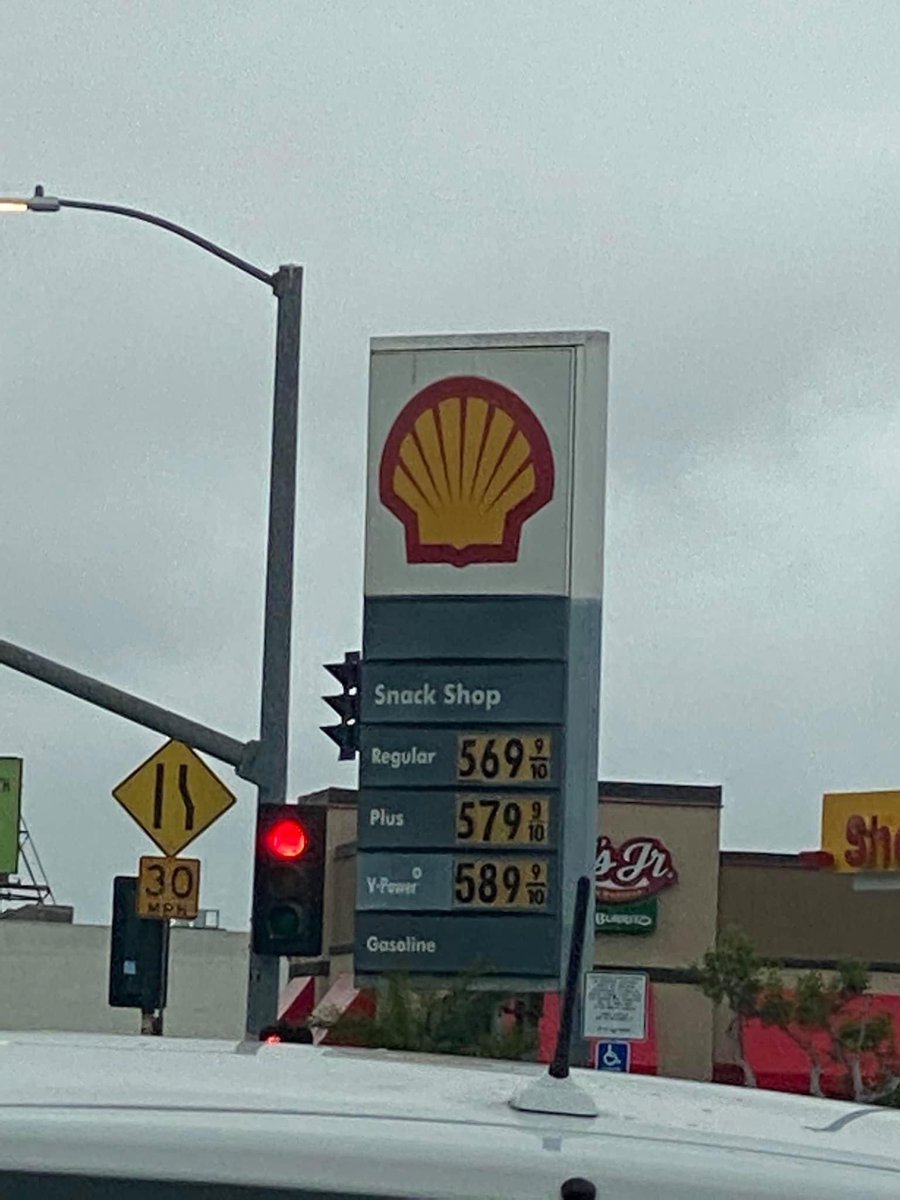 zeniamusic's tweet photo. Are you kidding me??? Gas prices in LA… 😭 (I took this picture today myself while driving to set) #la #GasShortage2021 #gas https://t.co/zYuavhl1cD