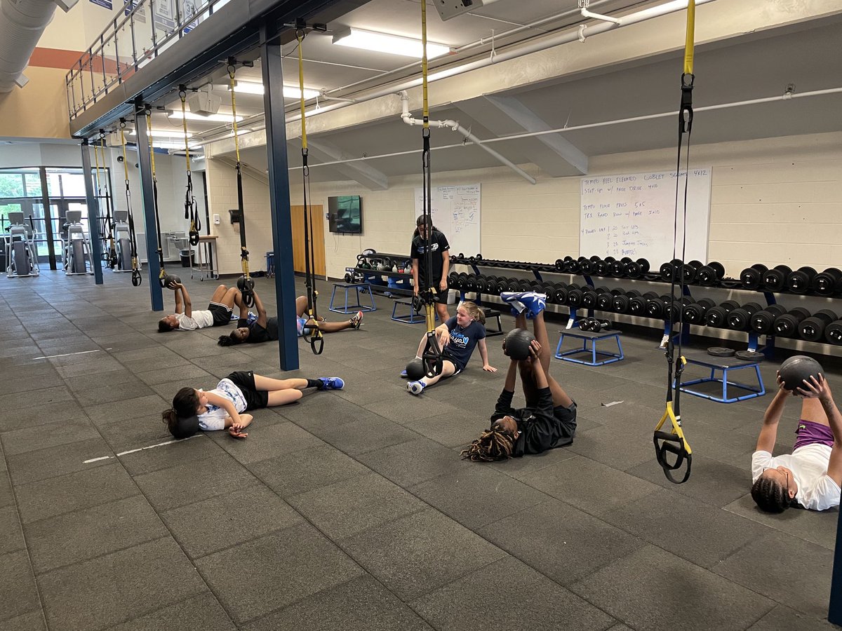 HarryPhillipsJ3's tweet photo. After skills a little weight work HGBK https://t.co/MdtWwpG9ch