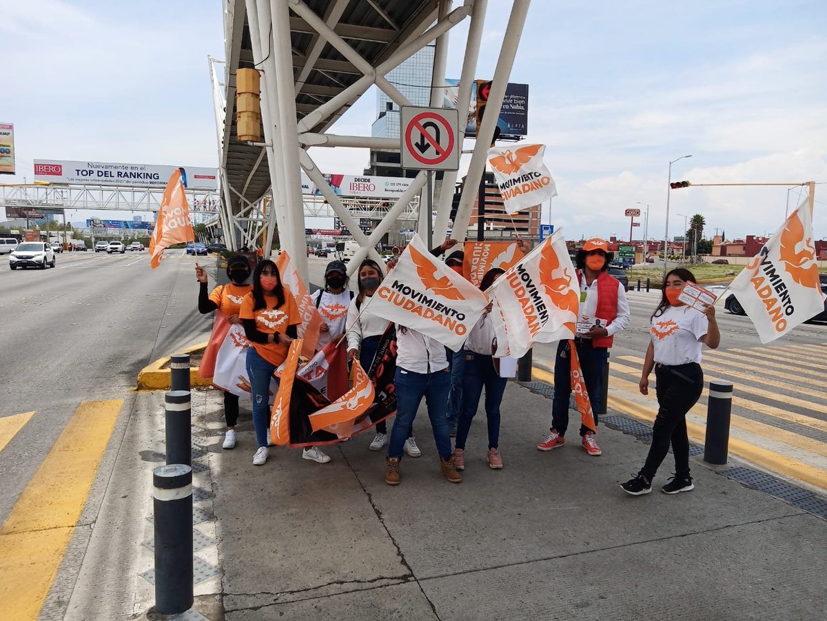 AlexHdz_Pue's tweet photo. 💪🟠 ¡Puebla será #NARANJA!
El día hoy las y los candidatos de #MovimientoCiudadano nos fuimos a la vía atlixcayotl, gracias a todos los ciudadanos por su apoyo y sus porras. https://t.co/79z69GHokU