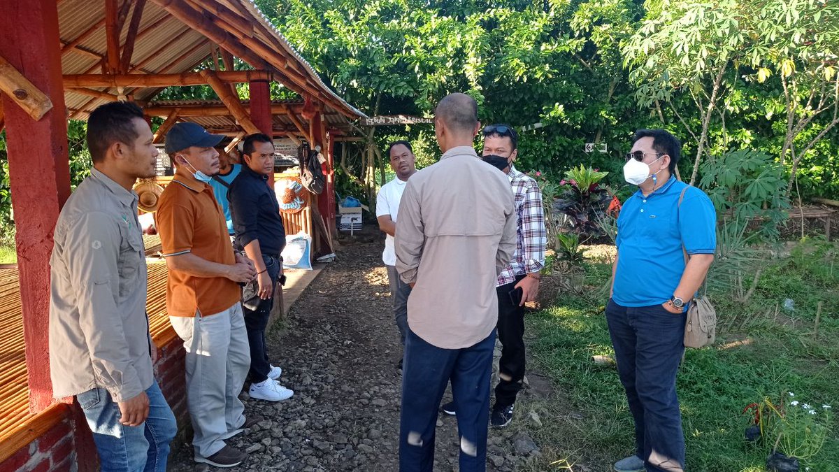 #PemulihanEkonomiDariDesa
Staffsus Wapres
<a href="/jokowi/">Joko Widodo</a> 
<a href="/halimiskandarnu/">ABDUL HALIM ISKANDAR</a>
<a href="/imansyukri/">Iman Sukri</a>
<a href="/malik_haramain/">malikharamain</a>
<a href="/taufikmadjid71/">IG : taufik.madjid</a>
<a href="/rosyidah/">rosyidah rahmawatie</a>
@yusradaridesa
@fachrilabalado
<a href="/Pusat_PPMD/">Pusat PPMD</a>
<a href="/kemendesapdtt/">kemendesapdtt</a>
<a href="/SukoyoKasekpro/">Sukoyo</a>
<a href="/azzameldzikrie/">#SantriIndonesia</a>
<a href="/tppkemendes/">TPP KEMENDES</a>
<a href="/berandadesaID/">#KangenDesa</a>
<a href="/ahmad_dewanto/">Andry Dewanto Ahmad Ahmad</a>
<a href="/Mift4hulMunir/">Miftahul Munir</a>