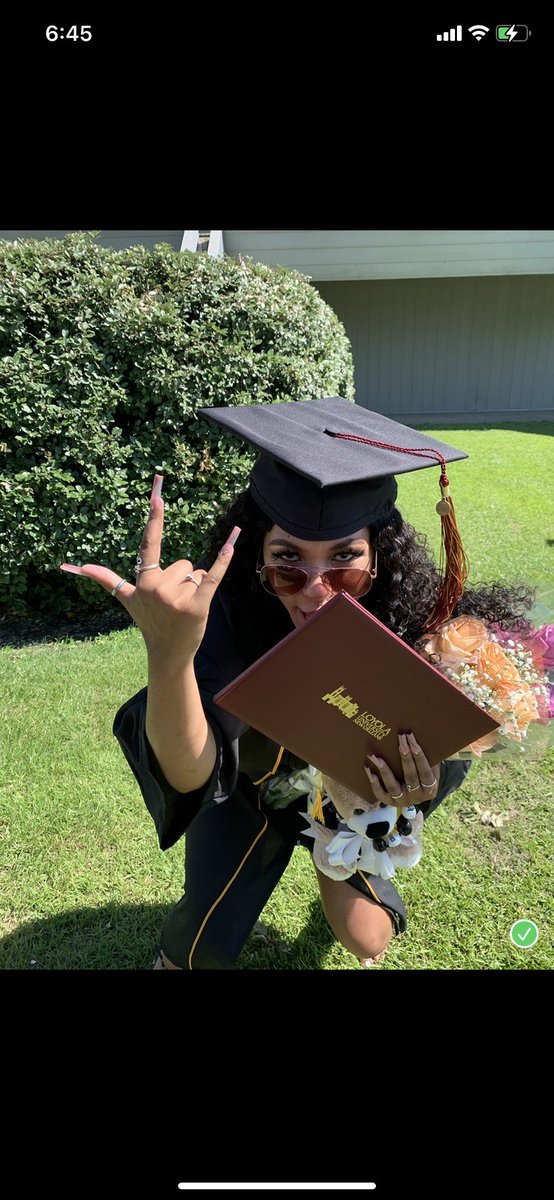 Holy_Stitt's tweet photo. ooooooopppp they gotta pay me more now 🥰🤑. #FirstGeneration #loynograd #GradSzn $RainaCamille https://t.co/HJVAJLi2XL