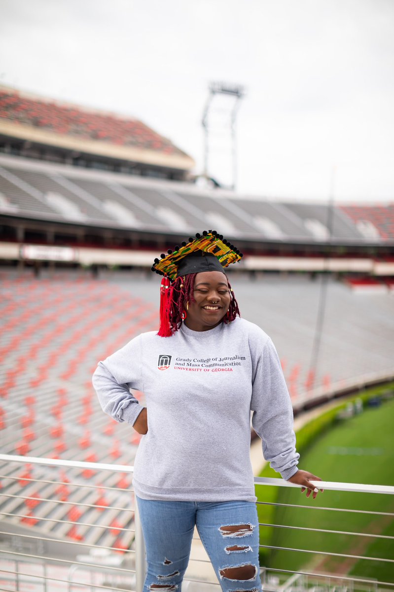 unsettlingvibes's tweet photo. in case you need a new phone background 😛
#gradygrad #ugagrad #Classof2021 https://t.co/kPkfLunUco