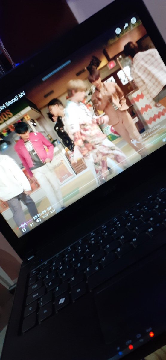 rai_nayu's tweet photo. As VIEWS tão lenta pra k7 mas eu não paro
#TimeHOT 🔥 #NCTDREAM #NCT @NCTSupportBR @NCTsmtown_DREAM https://t.co/w1dEa3JG0m