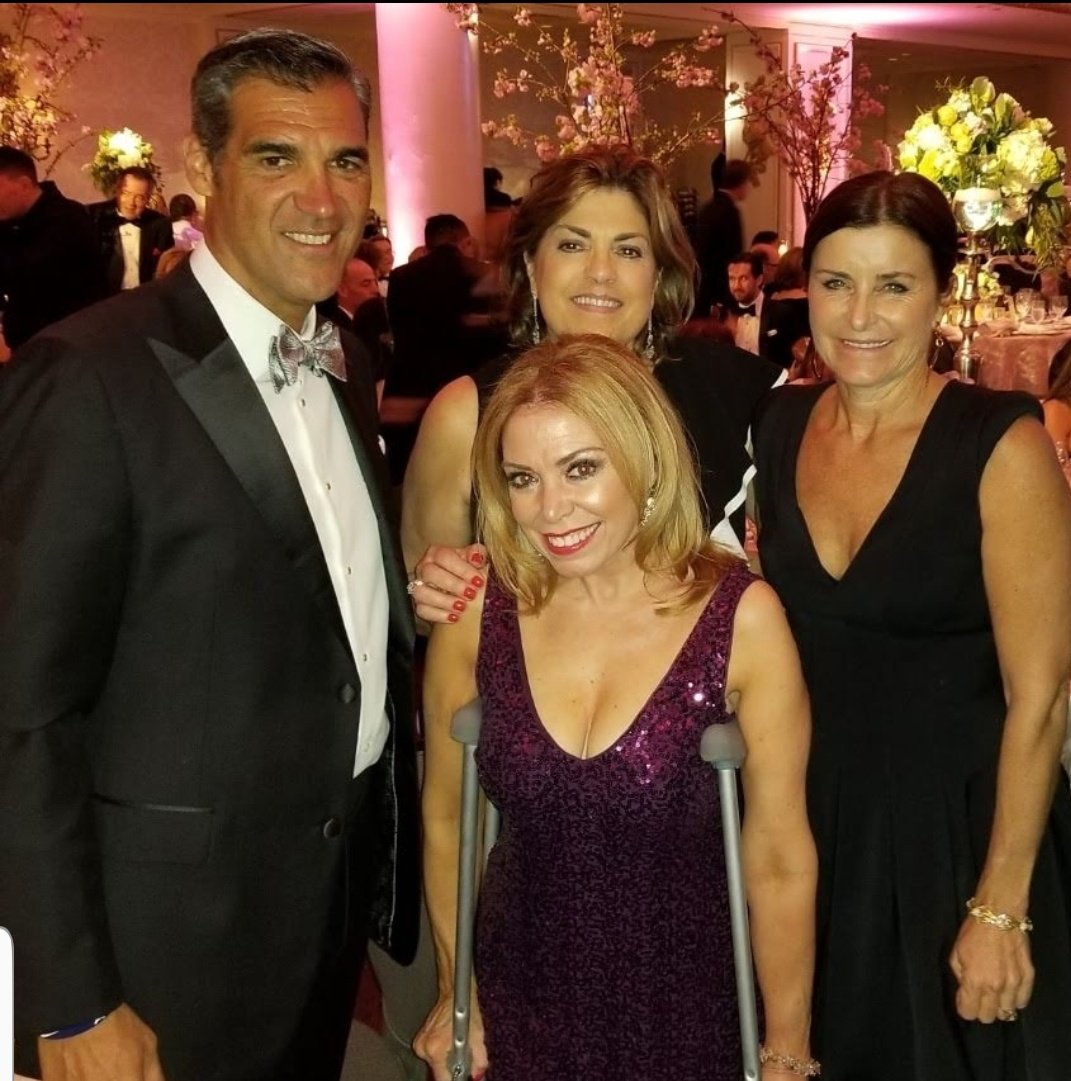 SheilaShowPHL's tweet photo. Special CONGRATULATIONS 🎉
to @NovaMBB @VUCoachJWright on being named a 2021 Naismith Memorial Basketball 🏀 #HallOfFame inductee! ✌💙 Truly deserving Coach #JayWright. 🙏
#ReppingPhilly 

#NovaAthletics 
@VillanovaU 
@NaismithTrophy 
#PHLSports https://t.co/QdjcVE7nce