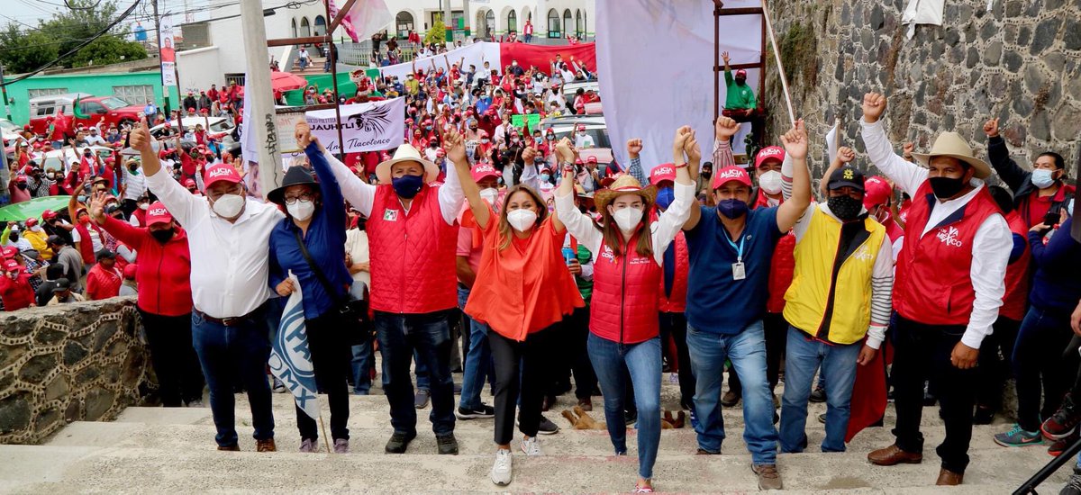 AliciaRobles_Ac's tweet photo. La construcción de un buen gobierno, sólo es posible cuando todos participamos. Agradezco la calidez y colaboración de los vecinos de San Pablo Oztotepec.
#VaPorMilpaAlta
#SoyAliciaRoblesAcevedo futura alcaldesa de Milpa Alta.
#ElCambioEsImparable https://t.co/OuHGbbRa7U