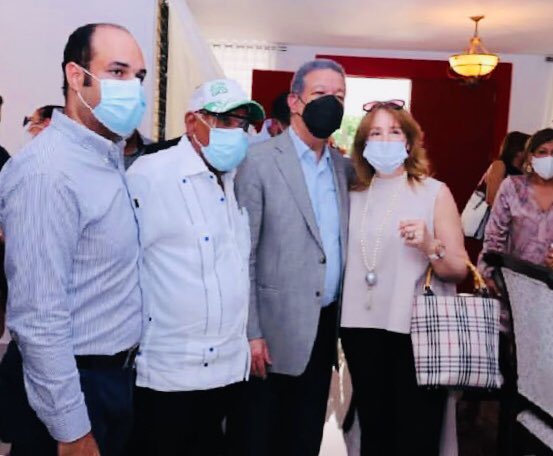 Recibiendo al Dr. <a href="/LeonelFernandez/">Leonel Fernández</a> junto al Dr. Sabino Baez en su visita a la ciudad corazon, con amor y cariño y sobre todo valoración. <a href="/radhamesjimenez/">Radhames Jimenez</a>  💯 en pie  <a href="/OmarLFernandez/">Omar Fernández</a> <a href="/Margaritafrd/">Margarita Feliciano</a> <a href="/IngFreddyPerez/">Freddy Perez</a> <a href="/sabinobaez3/">sabino baez</a>