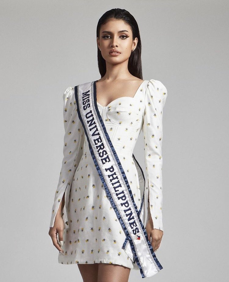 welpunzalan's tweet photo. This is it Ibyang. Go get that crown 👑🇵🇭  #PHILIPPINES #MissUniverse https://t.co/QWYKO96pXJ