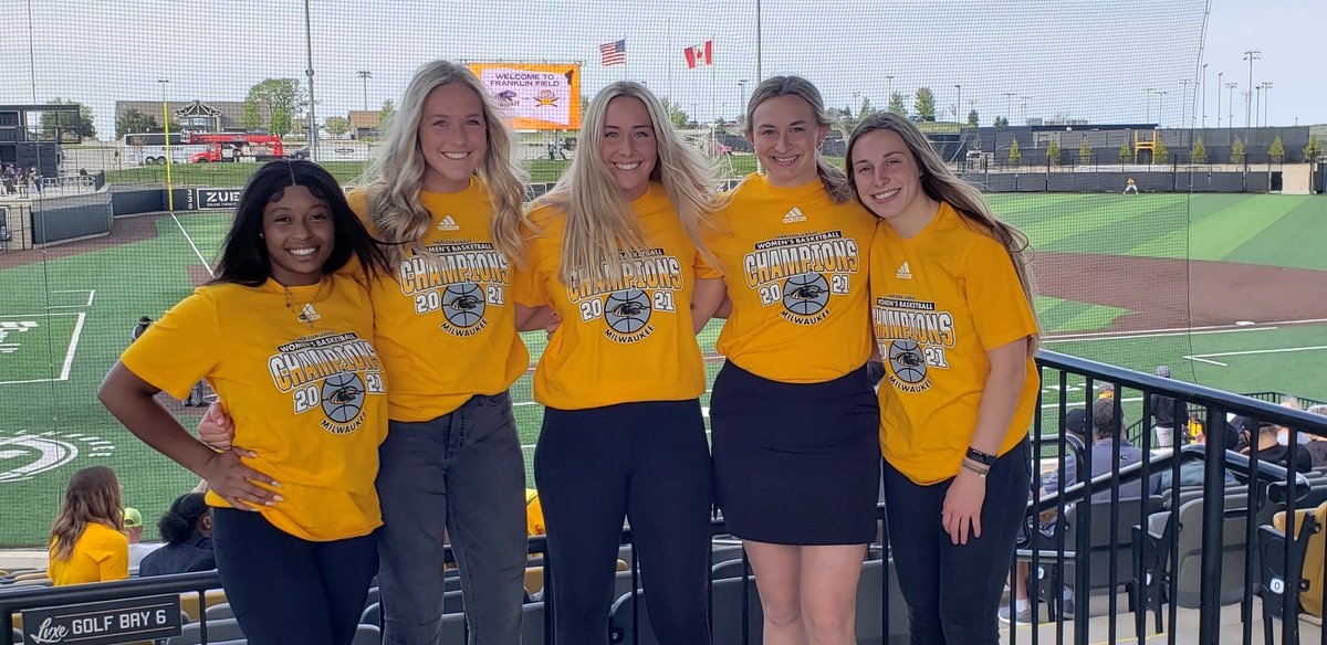 The Empty Nest tweet media