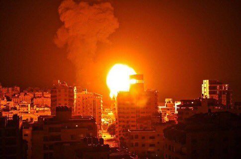 elonue's tweet photo. Mescidi Aksa en çok sizin hakkınız, bize hakkınızı helal edin kardeşlerim #HopeToGaza Yaşamak neredeyse kardeşlerimizi oraya yetiştir Rabbim. https://t.co/LHZAGpyK2p