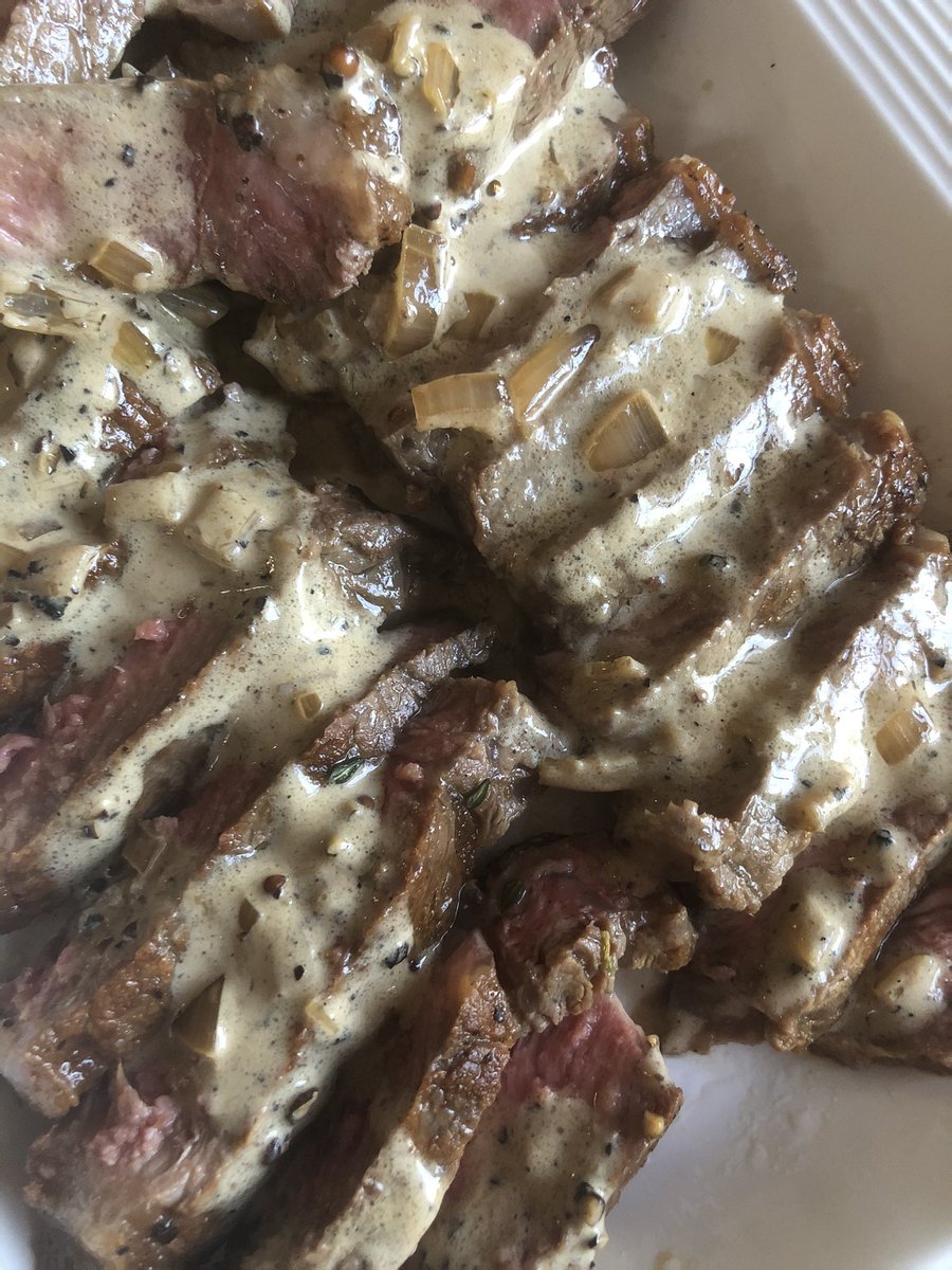 viirginiaa's tweet photo. steak au poivre @mollybaz #cookthisbook #sundaysupps #cookinwithmolz https://t.co/Cwxg26ZivK