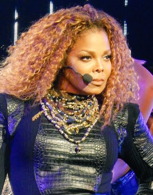 Hoje a cantora Janet Jackson está fazendo aniversário Happy birthday,  