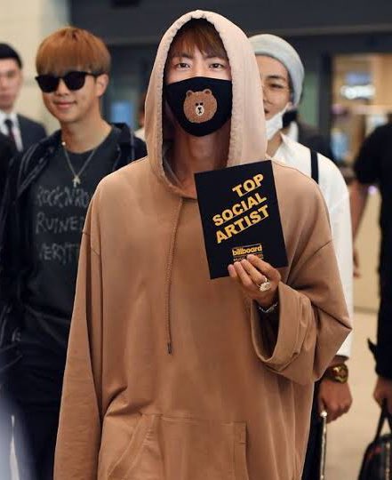 BangBangtanEsp_'s tweet photo. I’m voting for @BTS_twt for #BBMAsTopSocial 🌈

Jin dice: ¿ya votaron ridículas?😎
Votanding solo porque quiero verlo así de feliz y orgulloso 💛

* No olviden votar con todas sus cuentas en tw y en 👉🏼 https://t.co/Jzx4ejpfLy https://t.co/WQ3pht2MzD