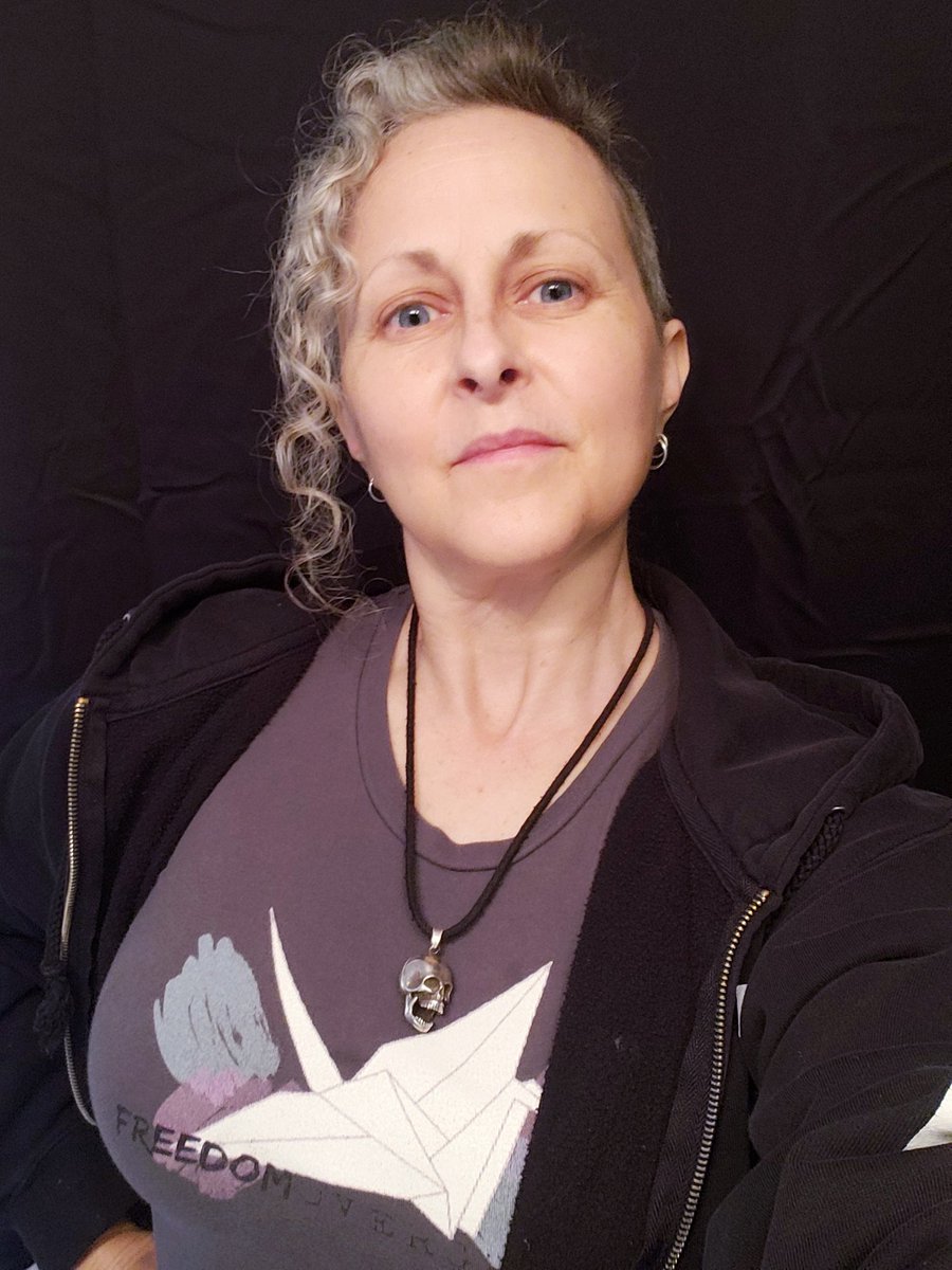 TheOneChameleo1's tweet photo. Alright! What a great #DeathPositive #DemystifyingDeathWeek  thank you to everyone who has joined us. Tonight's T is from our, @AngelActionAtl7 , fiscal sponsor #FreedomOverground &amp; our partner in @YourLegacyProj1
....and I have a tote...and a hoodie....

https://t.co/sm24VN4taG https://t.co/1Wp7hMVlVI