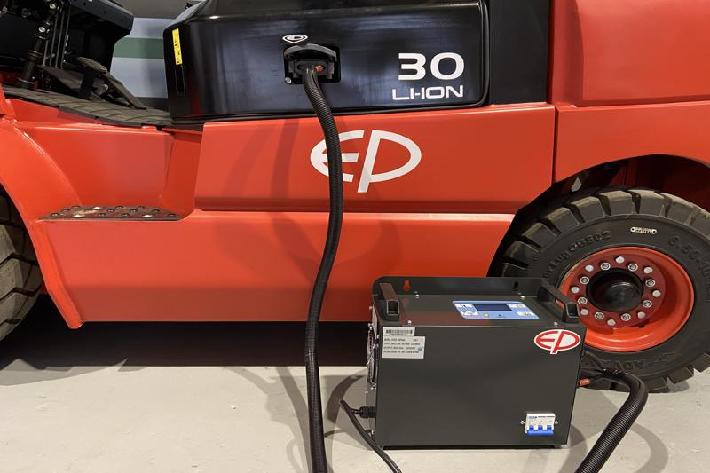 CamiloGuan's tweet photo. EP 3.0t electric forklift,  super economic than diesel forklift.

Welcome to contact us for cooperation, agents wanted.
WhatsApp +86 17826807685 or send us an email to camilo@ep-ep.com

 #trucks #forklifts #industry #equipment #warehouse #logistics #lifts #montacargas #elevadoras https://t.co/iLCsZDYeqC