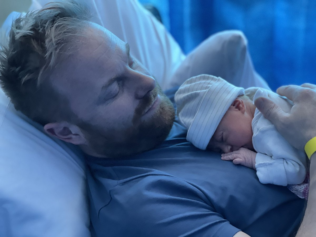 I’m a dad. So there’s that. #mondaythoughts