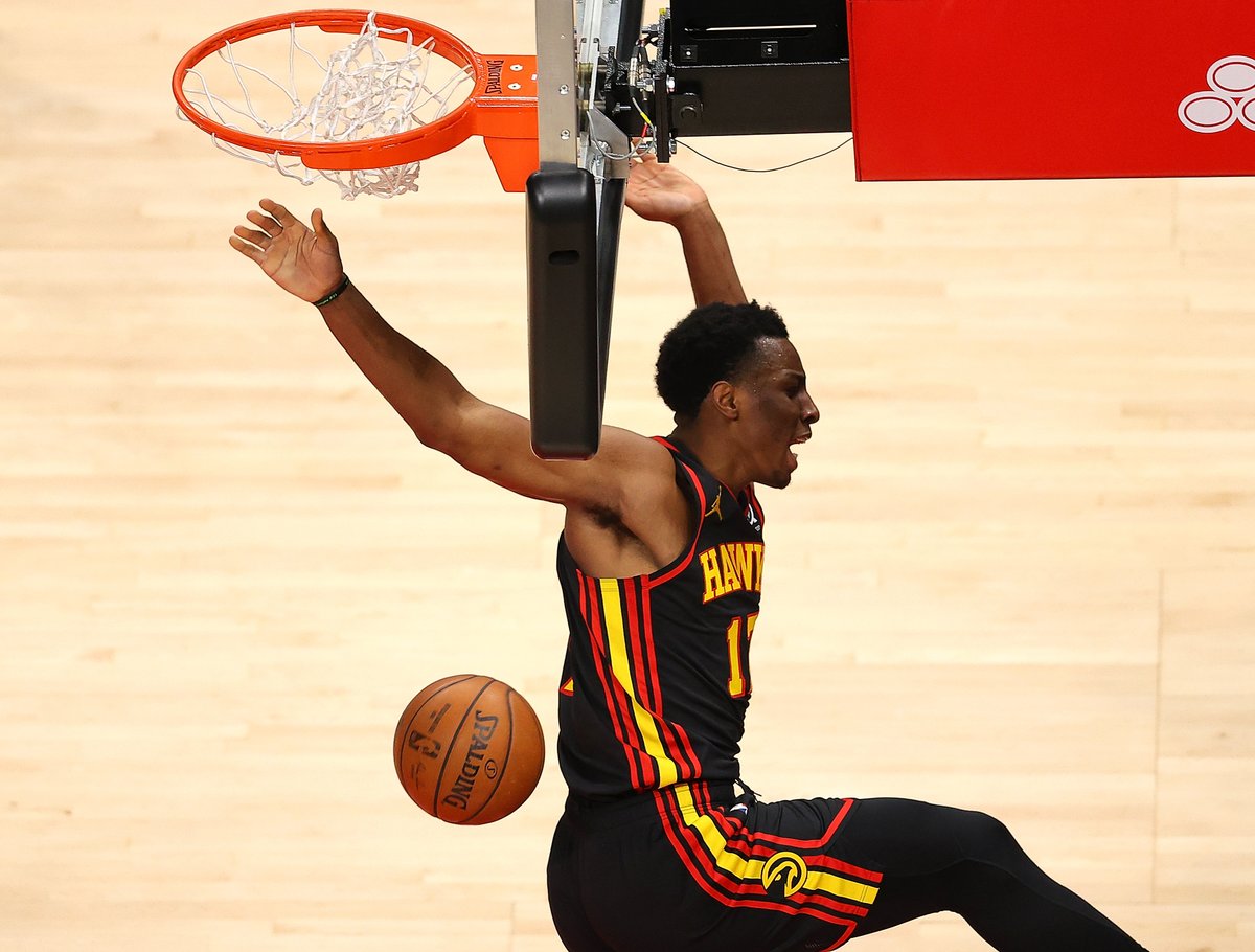 ATLHawks's tweet photo. Career night for 🅾️🅾️

- 21 PTS
- 15 REB
- 2 STL
- 2 BLK https://t.co/BfBwkNmJtN