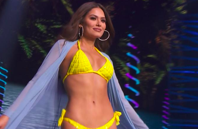 lopezdoriga's tweet photo. La mexicana entre las 10 finalistas de Miss Mundo. Ni una rubia. https://t.co/IzoeEqozJM