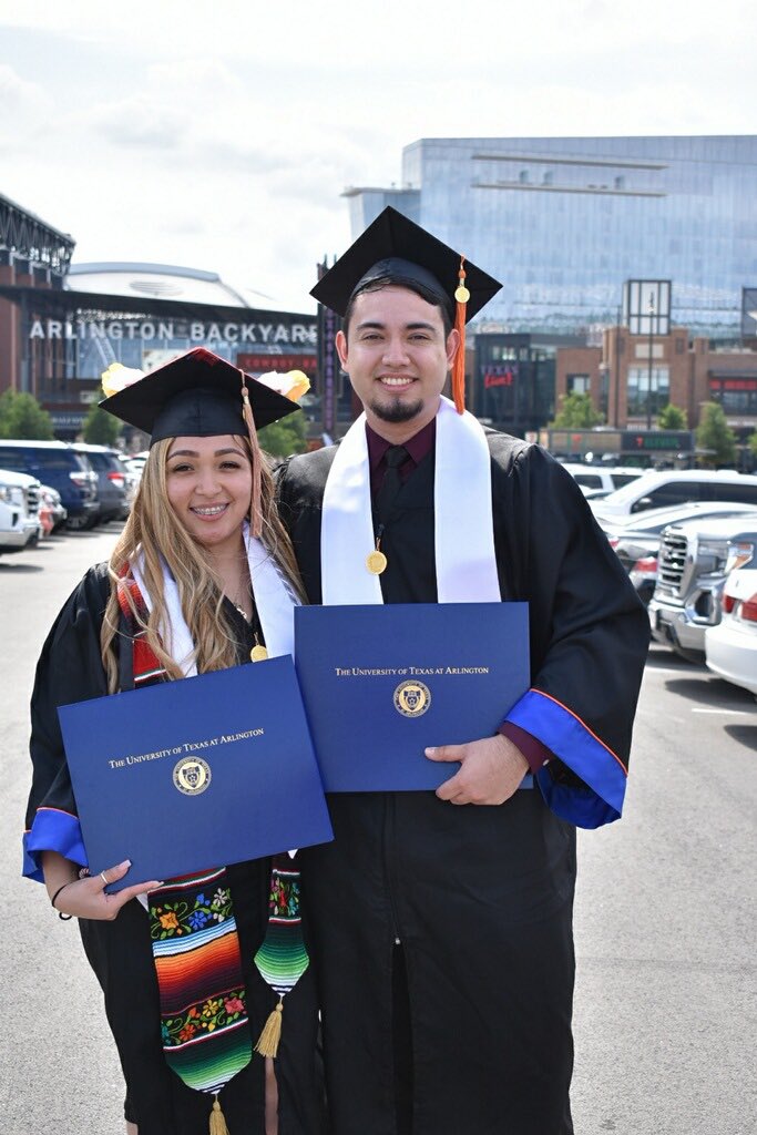 _yosoypaula's tweet photo. By far my favorite picture of us 💗 

#UTAGRAD
#UTA2020
#CollegeofBusinessgrad
#CollegeofEngineeringgrad 

(Excuse my asian eyes, it was very windy)😅 https://t.co/LSCQOk9EnL