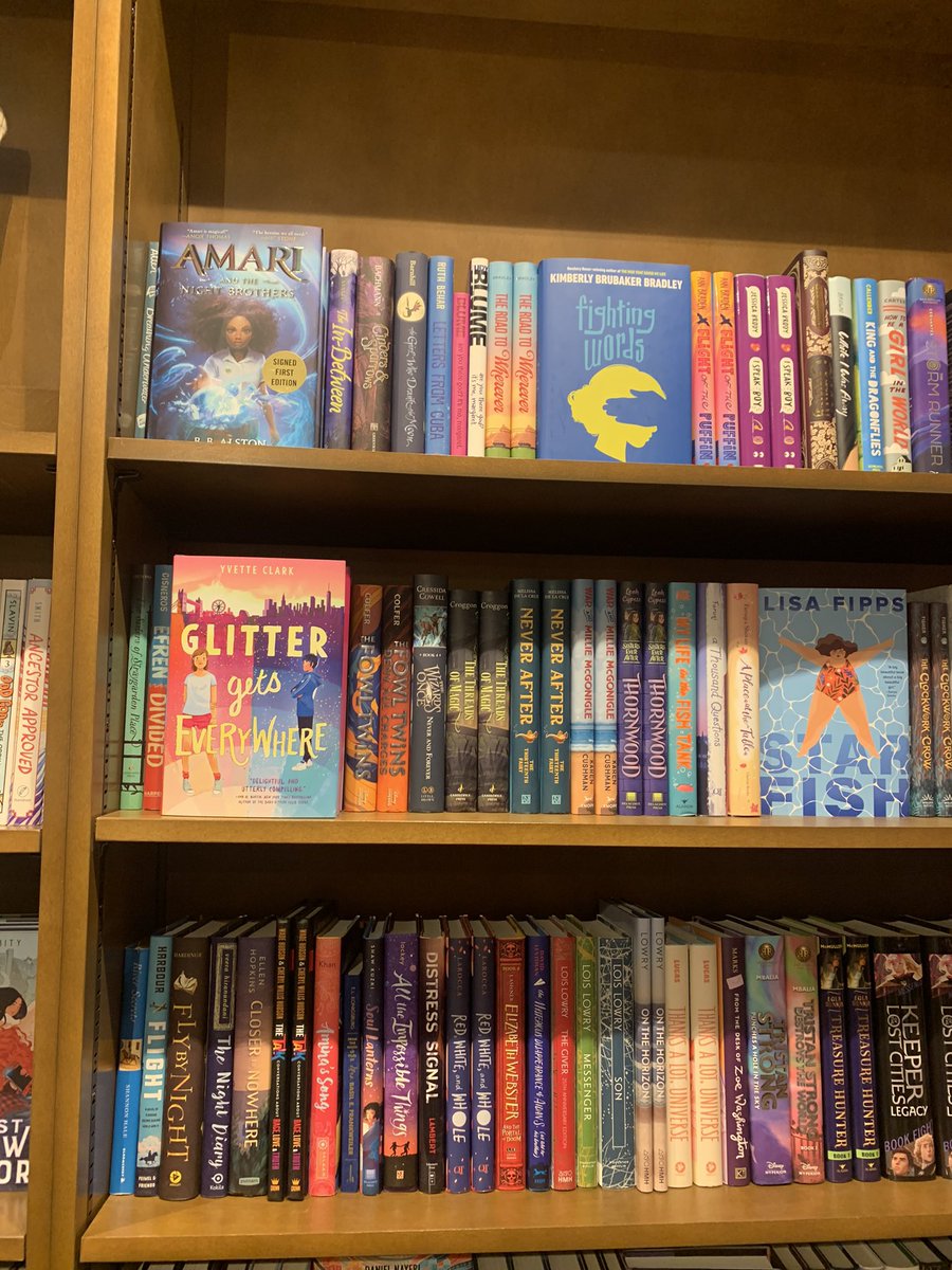 Today in another round of Spot #the21ders 🥁🥁🥁
I see @yvettewrites, @bb_alston and @AuthorLisaFipps at @BooksofWonder (UWS)