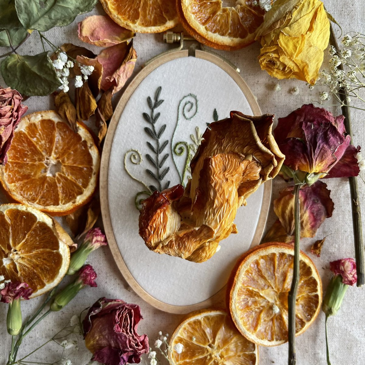 fernandfayethds's tweet image. We have only 4 large mushroom pieces left! There’s also a bunch of mushroom keychains too ❣️Use code FUNGI for 15% off $15+