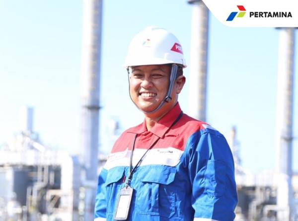 pertamina's tweet photo. Pertamina dinilai berhasil dukung UMKM untuk tumbuh hingga hasilkan produk kualitas global, Sobat.

Seperti apa dukungannya? Yuk, simak penjelasan VP CSR &amp; SMEPP Management Pertamina, Arya Dwi Paramita dalam #ManagementInsight kali ini.

https://t.co/9Lip3vsa72

#EnergizingYou https://t.co/8t7vi84lGF