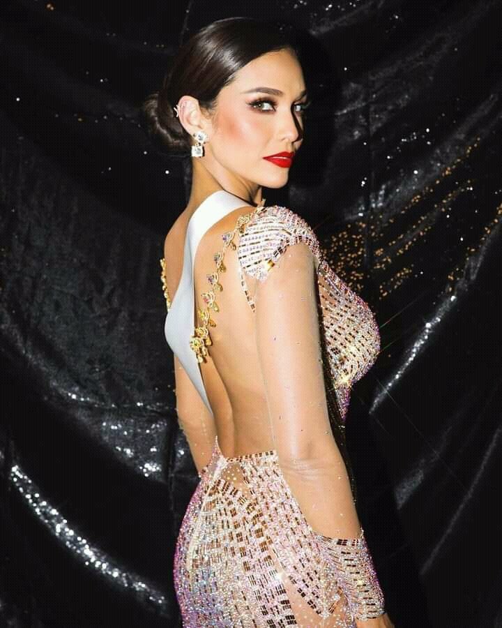 inft_bts's tweet photo. Janick fue la que diseño su propio vestido de gala, es que, no hay más que decir. ESA CORONA, SE LA LLEVA PERÚ 🤩 

#MissUniverse https://t.co/gnwS2eTGSw