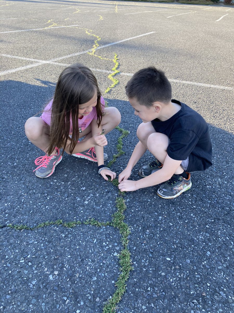 Kidzquotes's tweet photo. Hendrix saw the crack in the sidewalk and bent down and asked Layla “do you know anything about this?” https://t.co/eKGROwscSV