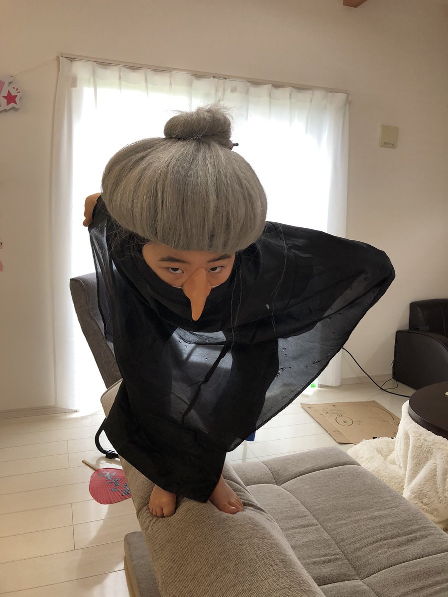 Bob 千と千尋の神隠し 湯婆婆 カラス こんなん真似する子いない リツイート希望 拡散 湯婆婆へ届け ダンシングヒロト Dancinghiroto