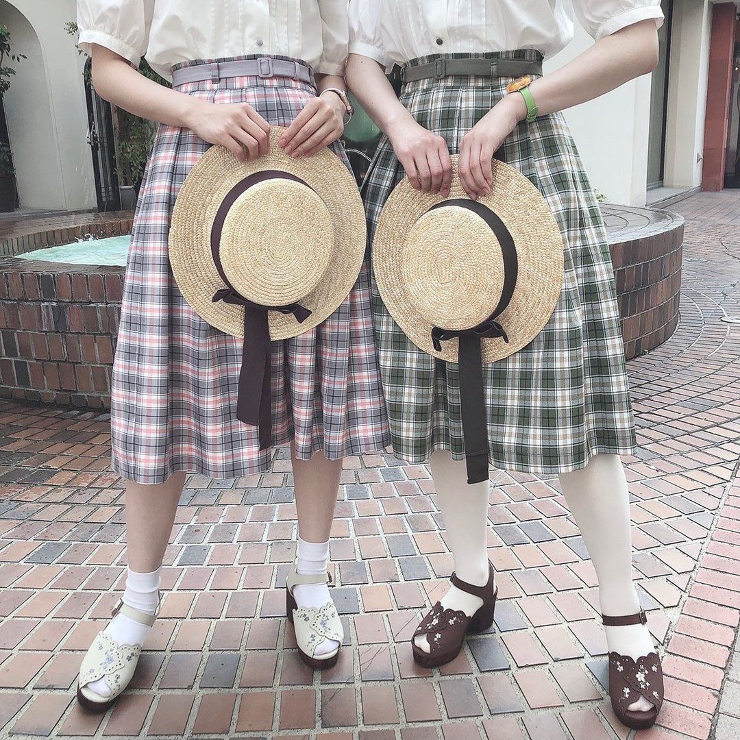 フィント　チェック使いダブルセーラー衿ブラウス　サマーチェックタックスカート フィントチェック使いダブルセーラー衿ブラウスサマーチェック