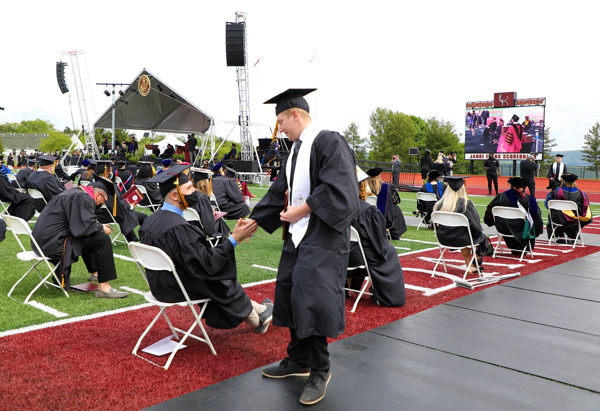 BloomsburgU's tweet image. “You’ve done the work and are now prepared to apply your knowledge and skills to a world that needs all you have to offer. As you leave, may you have confidence in your abilities to be successful and make a difference in the world.” — @DrDianaRA 🎓🐾 #BUClass2021 #BloomOnward