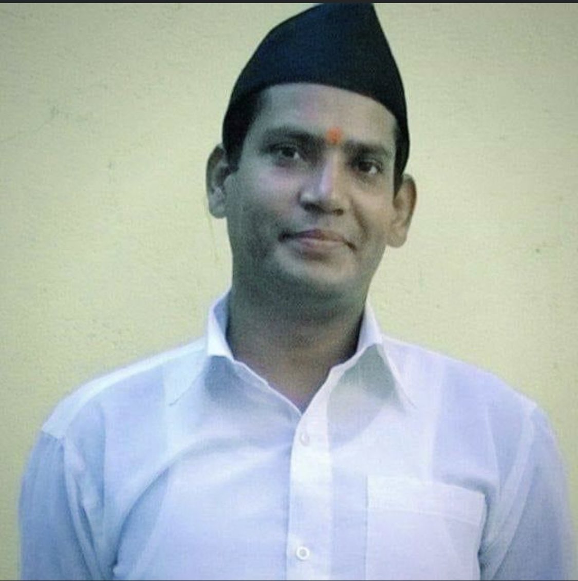 AshishSainram's tweet photo. I am at a loss for words on this tragedy. Having known Janmejay Kumar for almost a decade, since he joined TISS in Mumbai. It is shocking, to say the least.

Deepest condolences to Dr Shivani and family.

ॐ शान्ति: शान्ति: शान्ति: https://t.co/79jrE7tcyr