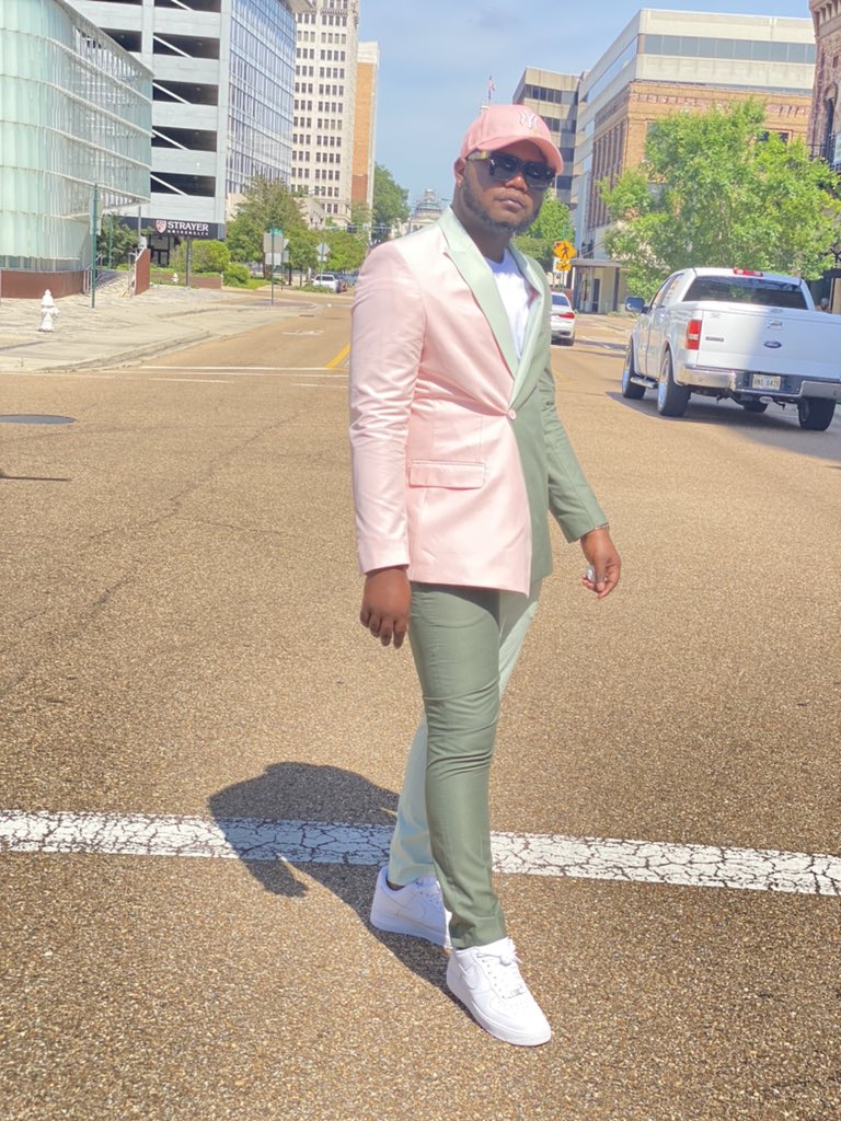 deeh_weav's tweet photo. My toxic trait is STILL out-dressing you bxtches 💚💕 https://t.co/YWbfNXTg2P