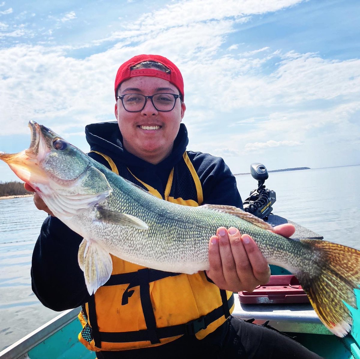 DugongWong's tweet photo. Great opening day with the bro! Met up with some buddies on the water, caught plenty of fish, and capped it of with a tasty fish dinner! 
#opener #greenbacks #huntfishmb #exploremb https://t.co/sp30tpzFkl