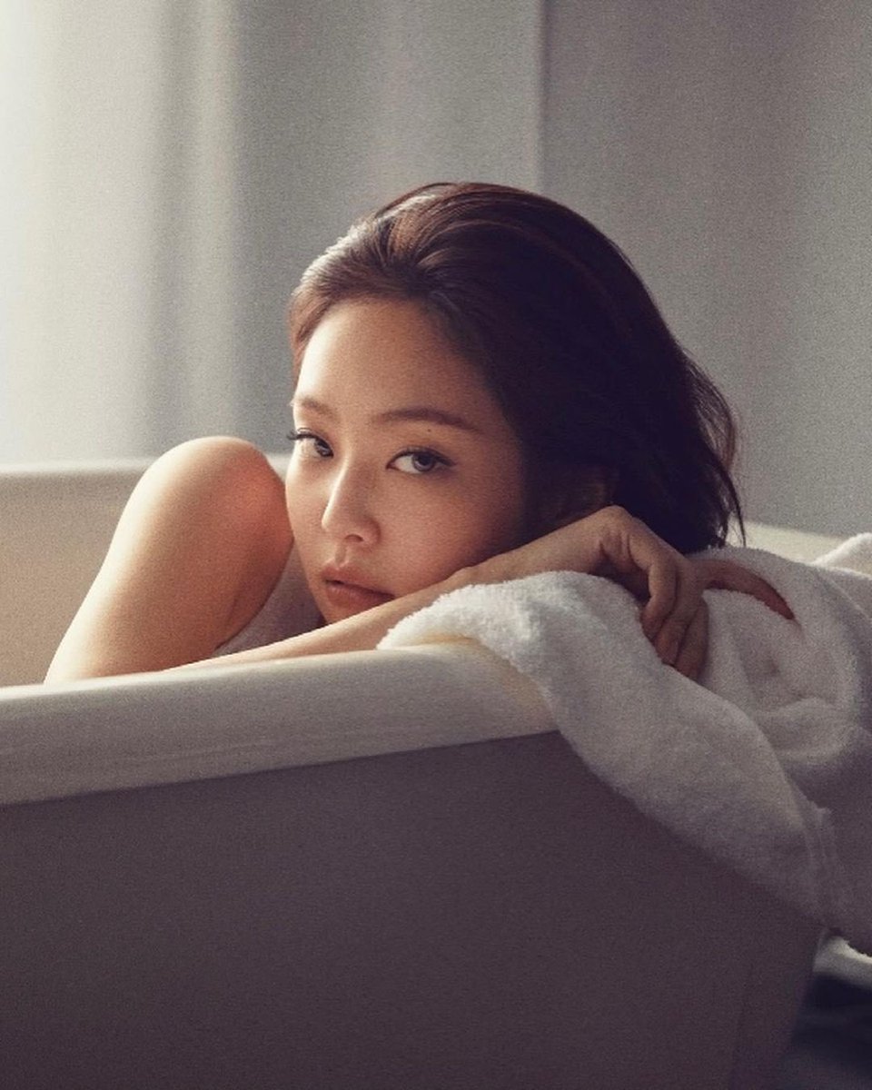 jenniesarchive's tweet image. jennie kim is the human embodiment of perfection