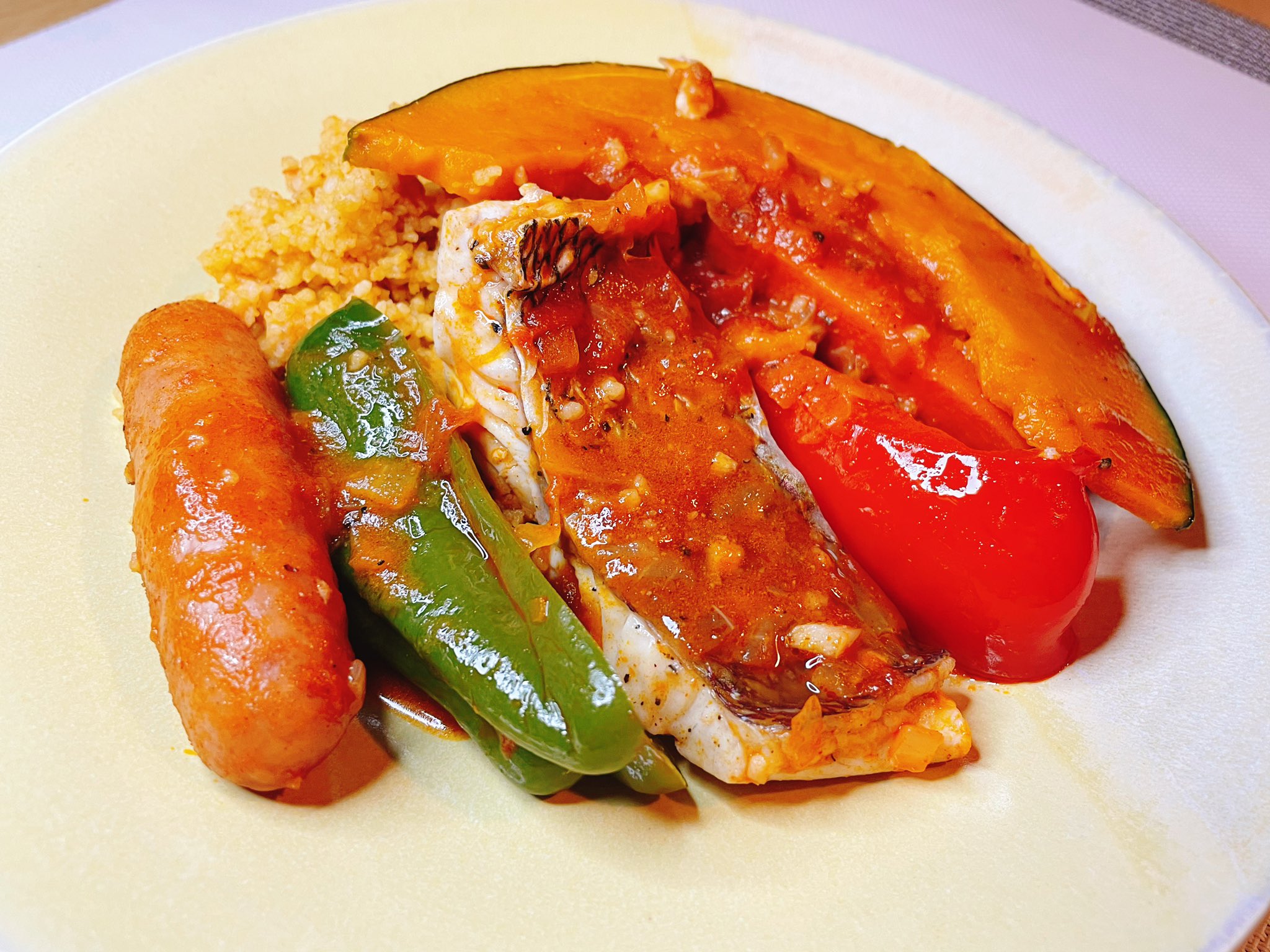 大使館シェフのおいしいレシピ Amazing Embassy Cooking 作りました チュニジア大使館シェフの 鯛の クスクス クスクス 茹でるタイプでも蒸す方法でちゃんと出来ました 割合は4人分でクスクス0g オリーブオイル適量 水100g 最後にソースを入れ 大使館シェフのおいしいレシピ Amazing Embassy Cooking 作りました チュニジア大使館シェフの 鯛の クスクス クスクス 茹でるタイプでも蒸す方法でちゃんと出来ました 割合は4人分でクスクス0g オリーブオイル適量 水100g 最後にソースを入れ