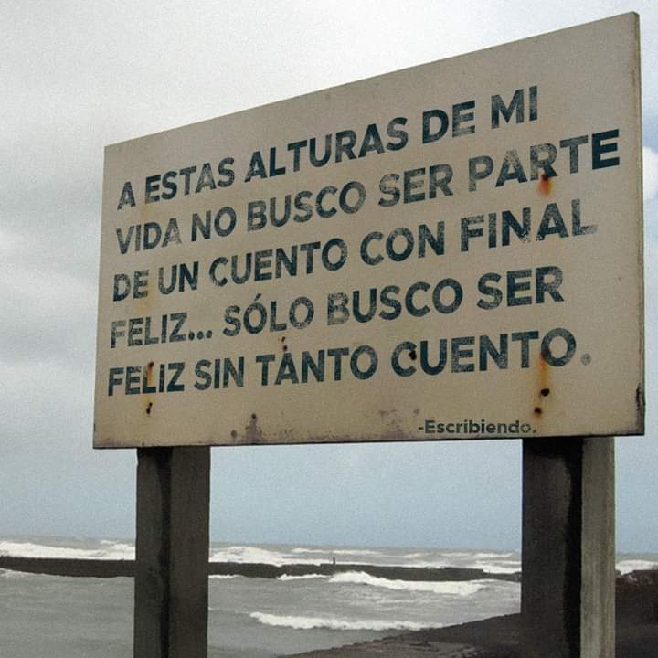 lizzetceci's tweet photo. La gran mayoría creemos que estamos aquí para mejorar el mundo o cambiarlo. 
Sin embargo descubrí que yo no había nacido para cambiar nada sino para aprender a amarlo todo.

Sergi Torres https://t.co/51ELcGGtzS
