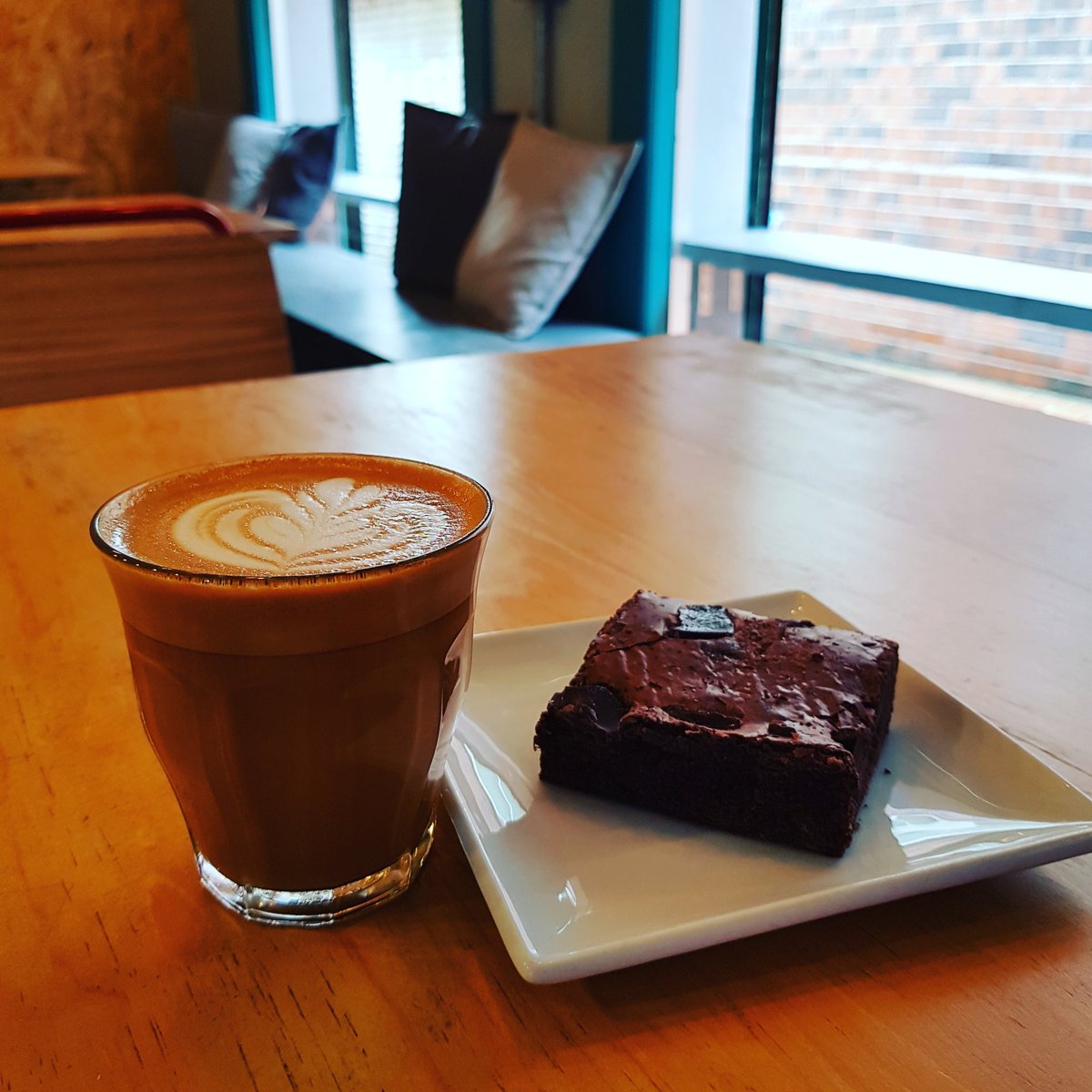 bankstsocial's tweet photo. Perfect pairing for a wet day.
Escape the rain with us!
Tables are back.
After 11am you can swap the coffee for a craft beer, still Wrexham's no.1 for craft beer and coffee shop.
@wrexham @ThisIsWrexham @wrexhamcbc @TownWrexham https://t.co/2kt0jvWMbT