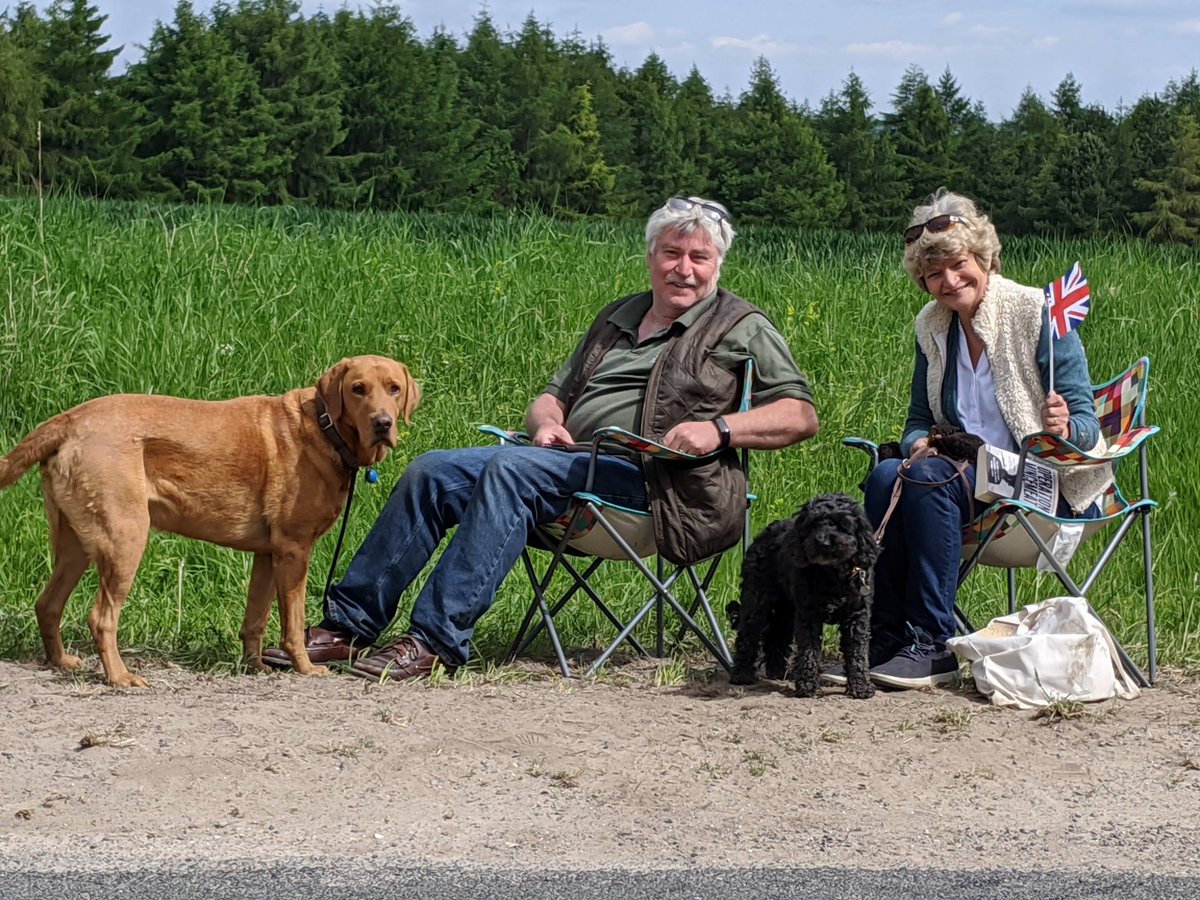 HaslemereNorman's tweet photo. On this day a year ago, I took part in my 1st @LittleLumpy. The event was cancelled but the committee rode the event to thank riders for donating their fees. My favourite moment was seeing Nick and Judy camped out after South Harting to cheer us on https://t.co/X4xkTL7UNl #ebike https://t.co/bQqGgOHO8g