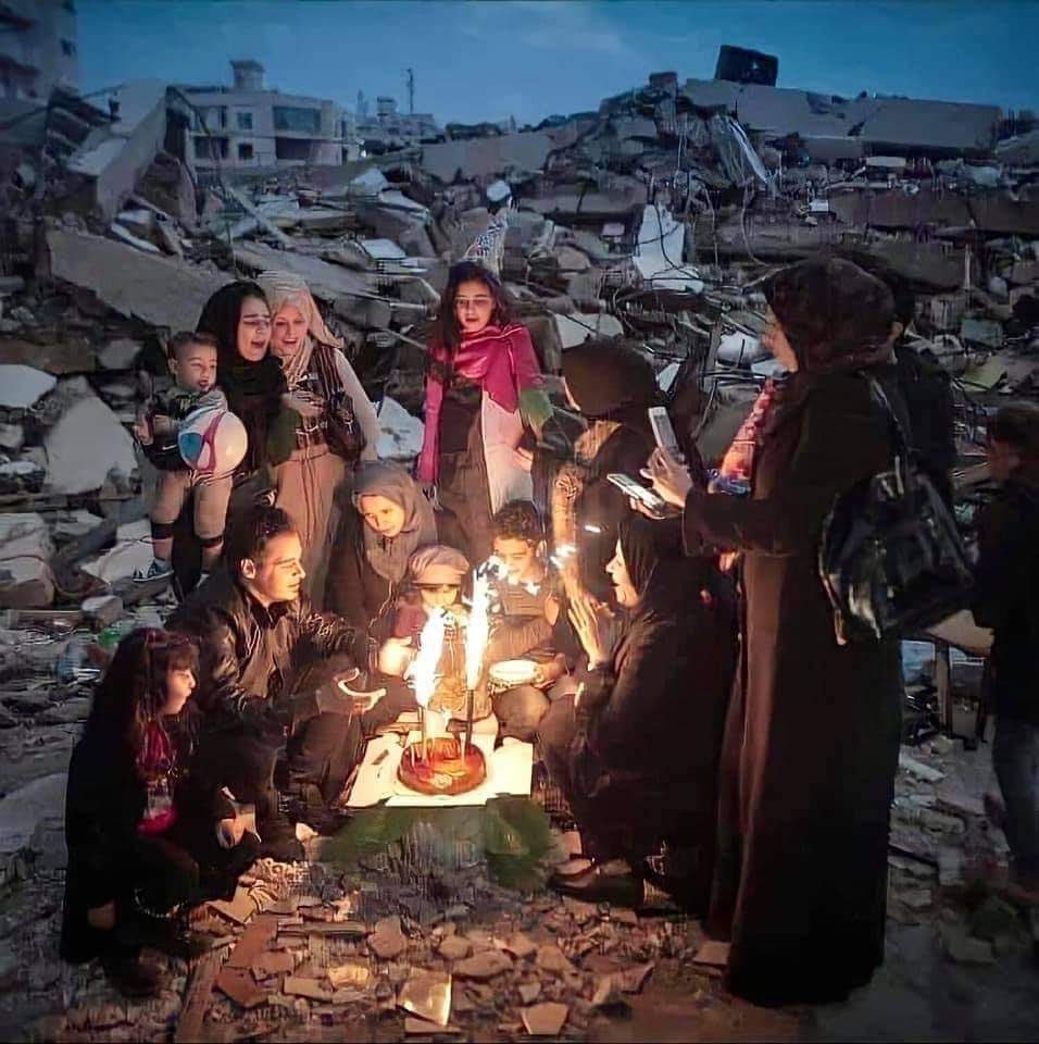 Seni yok sayacaklar, sen daha çok var olacaksın. 
#HopeToGaza