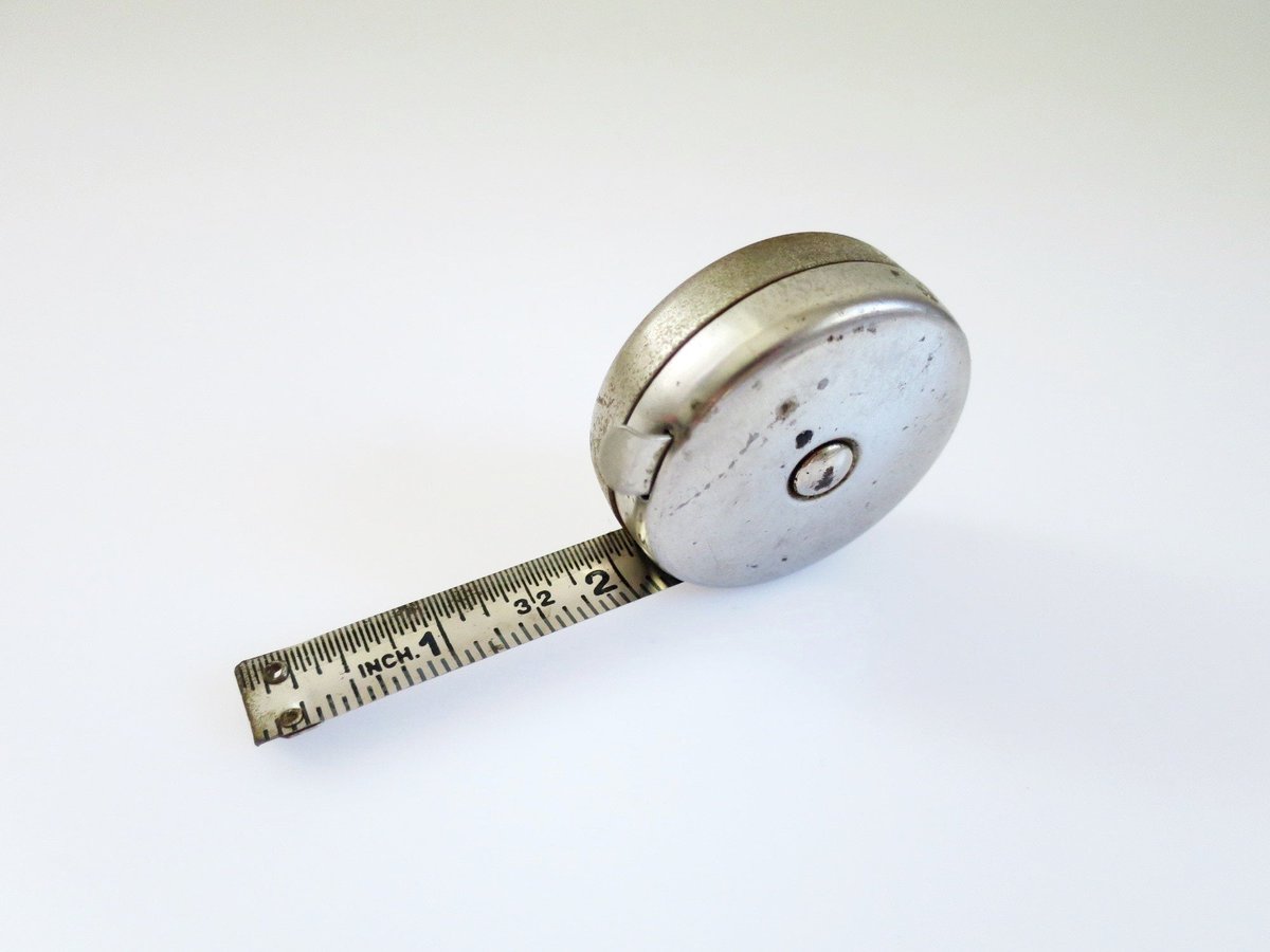 swirlingO11's tweet photo. Retractable Metal Tape Measure, WWII Metal Measuring Tape, Tape Measure made in W. Germany https://t.co/m2OlAzrWye #TMTrtwt #TMTinsta #Eteamunity https://t.co/FdlMSE58wN