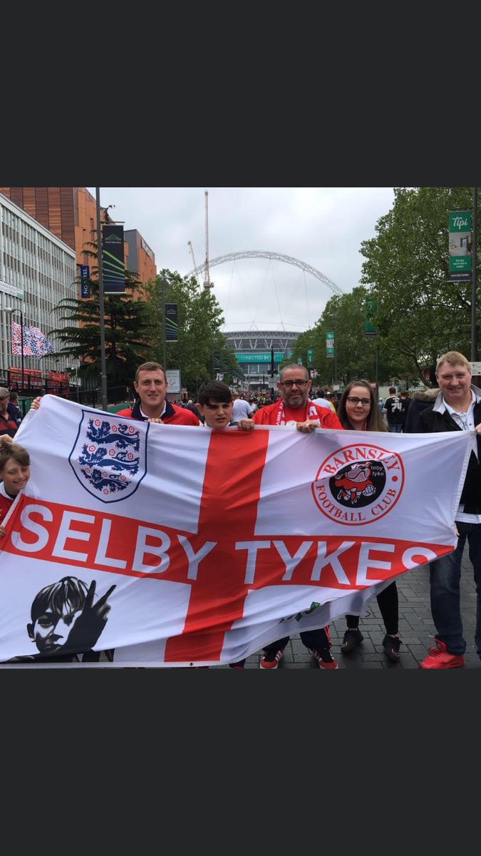 huddstyke's tweet photo. Zoe Ball is a Red is a Red is a Red https://t.co/cedkxiZnGY