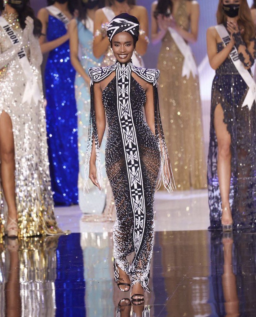 BadestMelanin's tweet photo. Good bye 👸🏽👑👏🏾 https://t.co/2waNdU5gWA