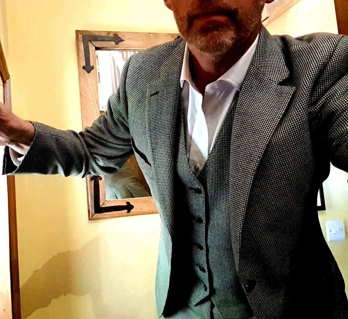 Andrew Hawes (@andrewhawes) on Twitter photo On the train suited and booted for the first time in forever..heading for London and Everyman Literary Award judging at The Goring (where else) 🤓 📖 🍾🥂 <a href="/BollingerUK/">Champagne Bollinger</a> <a href="/TheGoring/">The Goring</a> <a href="/roomten/">roomten</a> On the train suited and booted for the first time in forever..heading for London and Everyman Literary Award judging at The Goring (where else) 🤓 📖 🍾🥂 <a href="/BollingerUK/">Champagne Bollinger</a> <a href="/TheGoring/">The Goring</a> <a href="/roomten/">roomten</a>